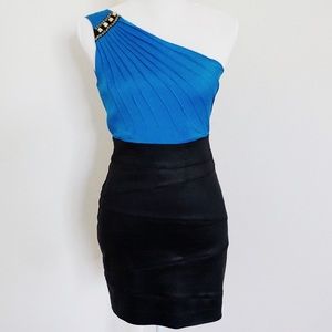 Silk off the shoulder dress BEBE Small